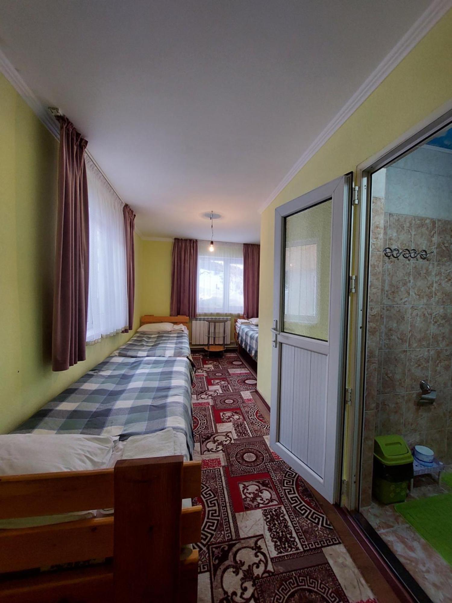 Rahat Guesthouse Jyrgalan Extérieur photo