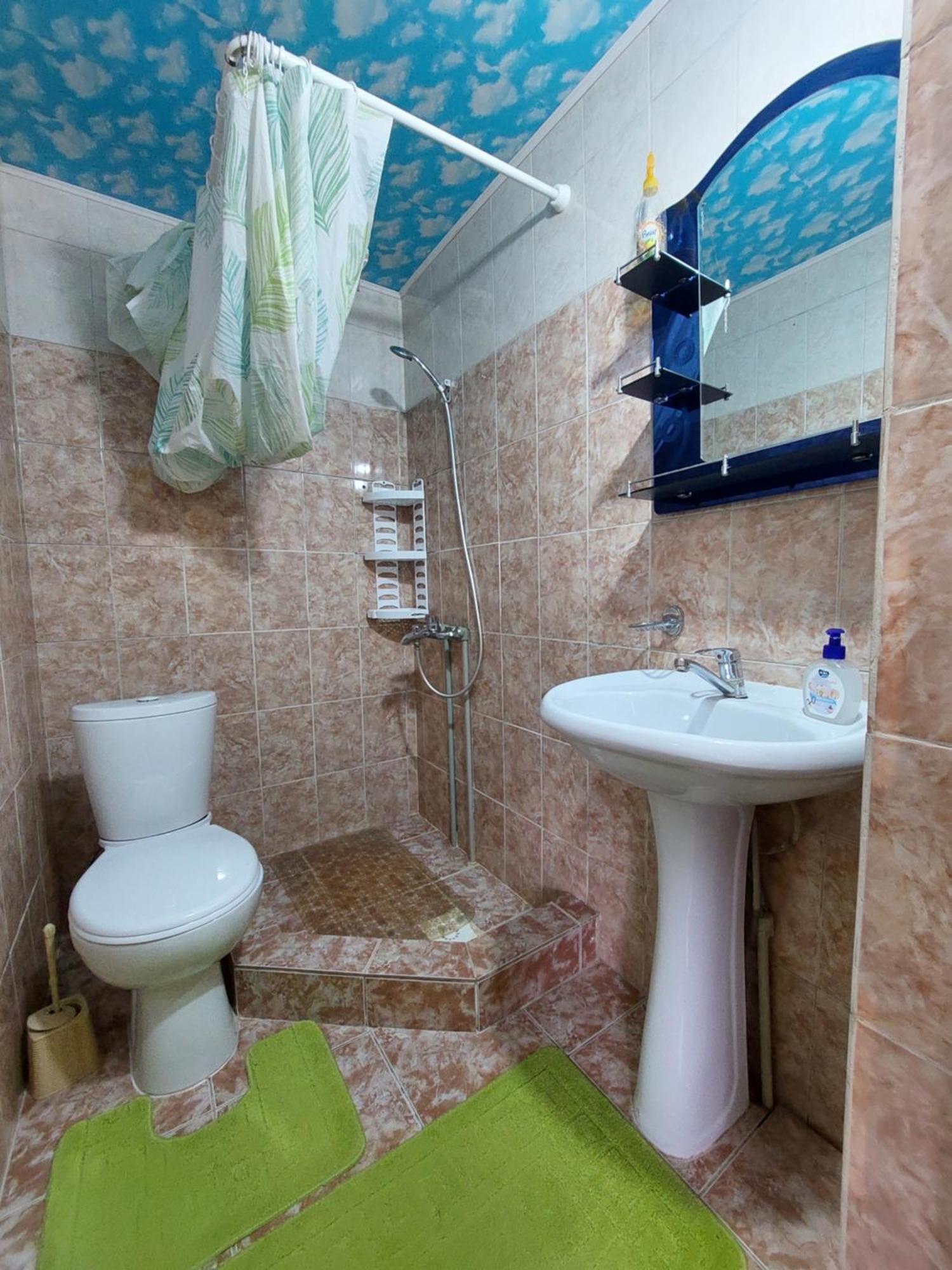 Rahat Guesthouse Jyrgalan Extérieur photo