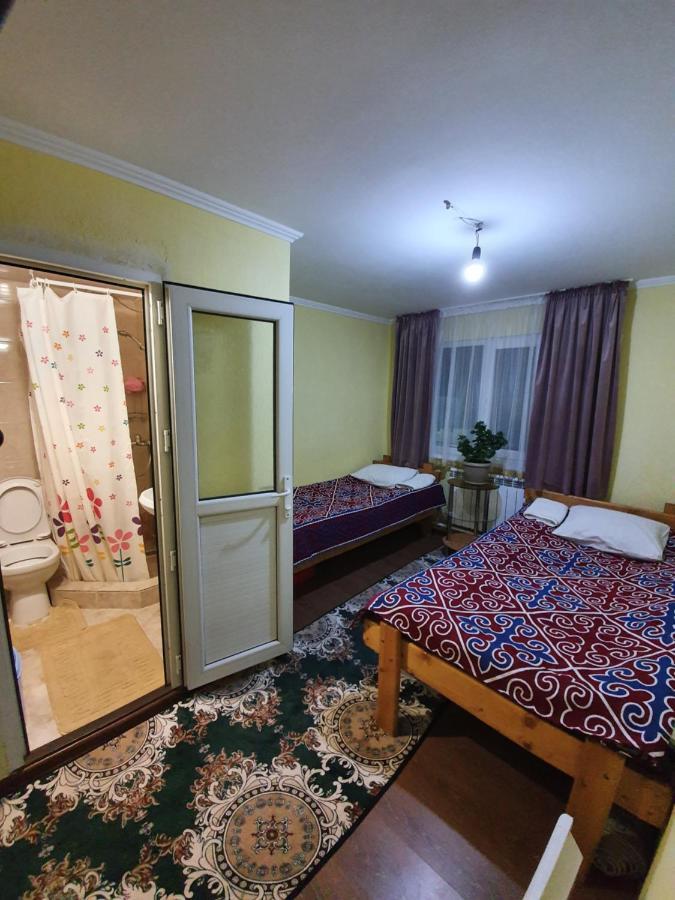 Rahat Guesthouse Jyrgalan Extérieur photo